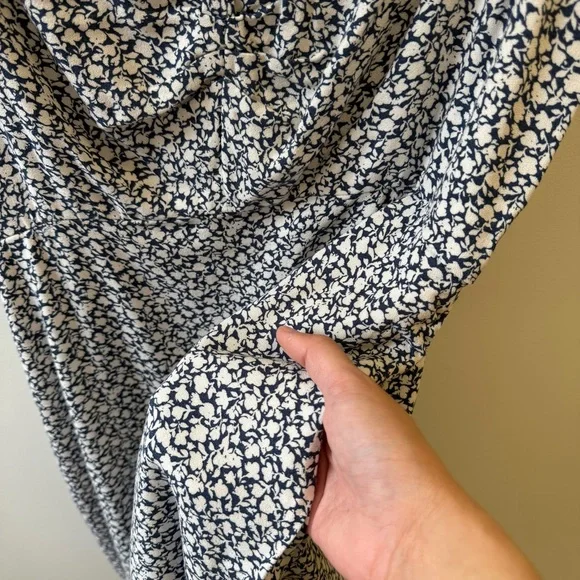 Old Navy Navy and White Floral Mini Dress - Picture 7 of 7